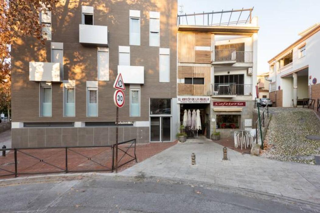 Carmela De Dos Apartment
